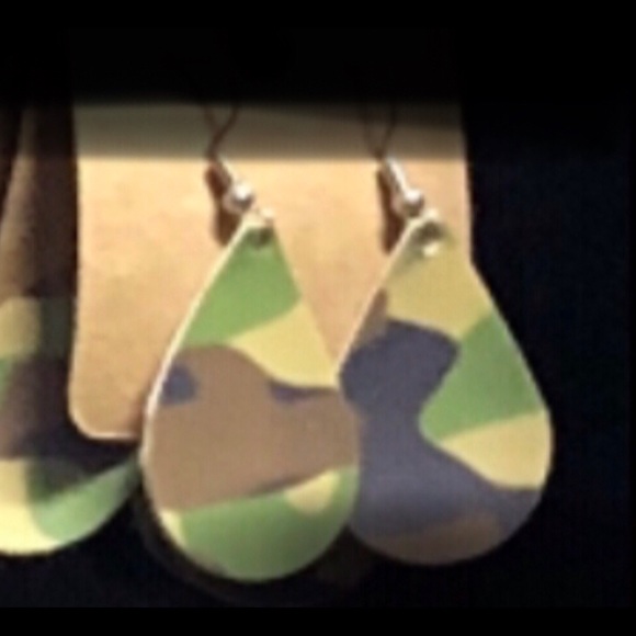 Leather Camo earrings - Picture 2 of 5